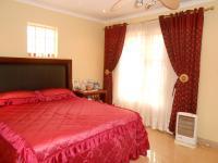 Main Bedroom - 15 square meters of property in Lenasia South