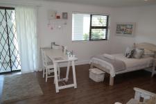 Bed Room 2 of property in Somerset West