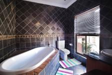 Bathroom 1 - 3 square meters of property in Woodlands Lifestyle Estate