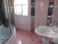 Main Bathroom - 6 square meters of property in Alberton