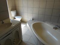 Main Bathroom - 9 square meters of property in Vaalpark