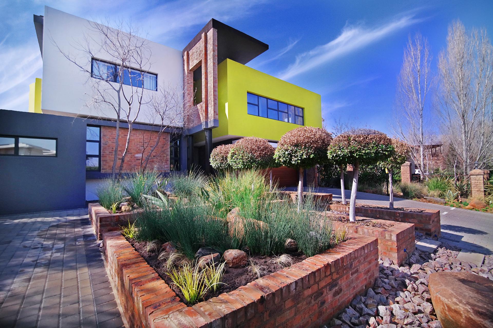 Front View of property in Silver Lakes Golf Estate