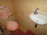 Bathroom 1 - 6 square meters of property in Daveyton