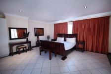 Bed Room 1 of property in Silver Lakes Golf Estate