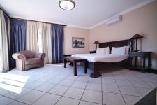 Main Bedroom - 36 square meters of property in Silver Lakes Golf Estate