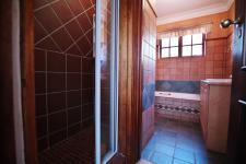 Bathroom 2 - 7 square meters of property in Silver Lakes Golf Estate