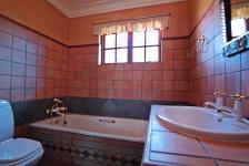 Bathroom 2 - 7 square meters of property in Silver Lakes Golf Estate