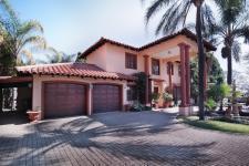 Front View of property in Silver Lakes Golf Estate