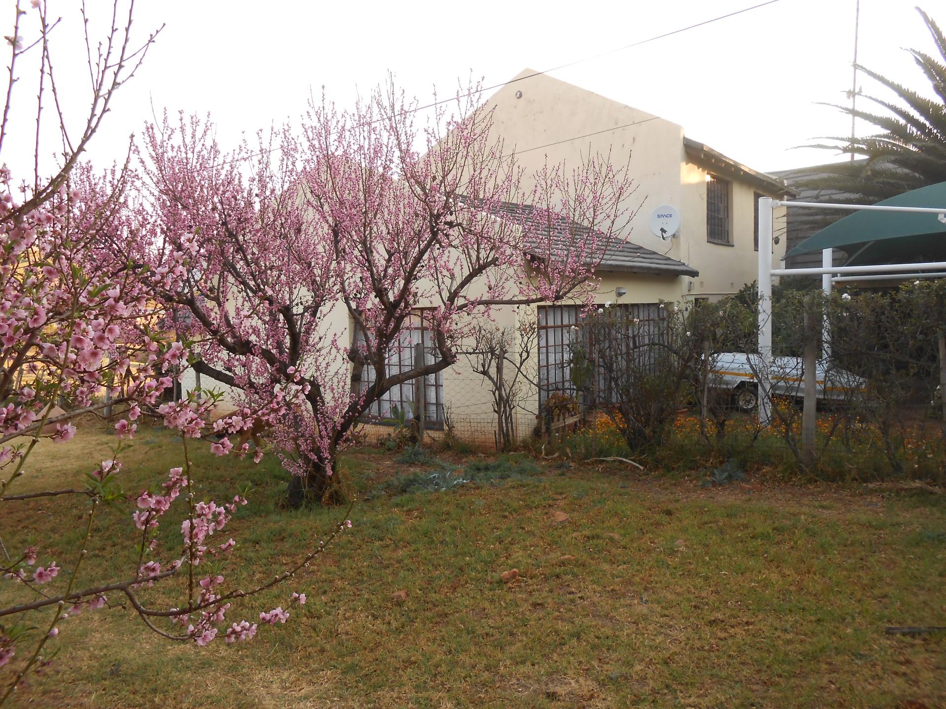 Front View of property in Krugersdorp