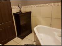 Main Bathroom - 8 square meters of property in Meerhof