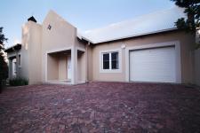 Front View of property in Silver Lakes Golf Estate