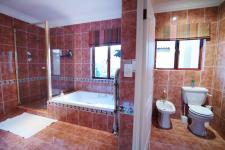 Main Bathroom - 29 square meters of property in Silver Lakes Golf Estate