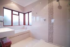 Bathroom 2 - 8 square meters of property in Silver Lakes Golf Estate