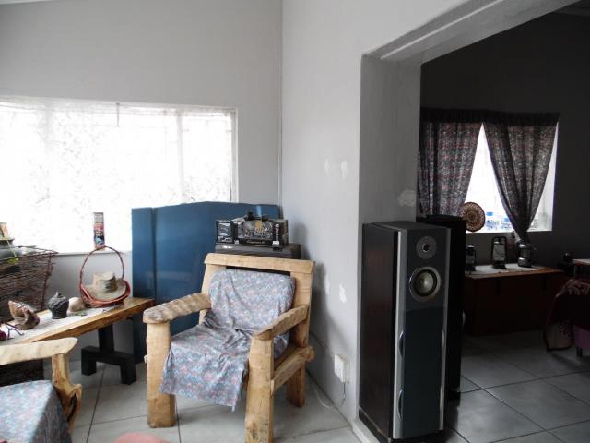 Lounges of property in Dewetsdorp