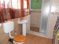 Main Bathroom - 8 square meters of property in Arcon Park