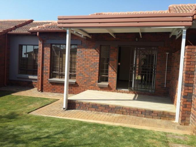 2 Bedroom Simplex for Sale For Sale in Mooikloof Ridge - Private Sale - MR116233