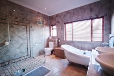 Main Bathroom - 14 square meters of property in Silver Stream Estate