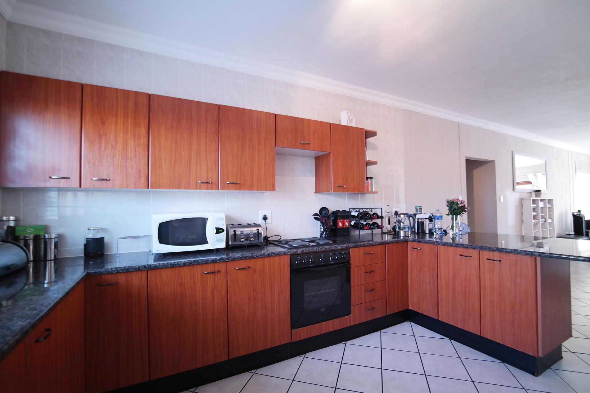 Kitchen - 24 square meters of property in Silver Lakes Golf Estate