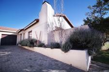 Front View of property in Silver Lakes Golf Estate