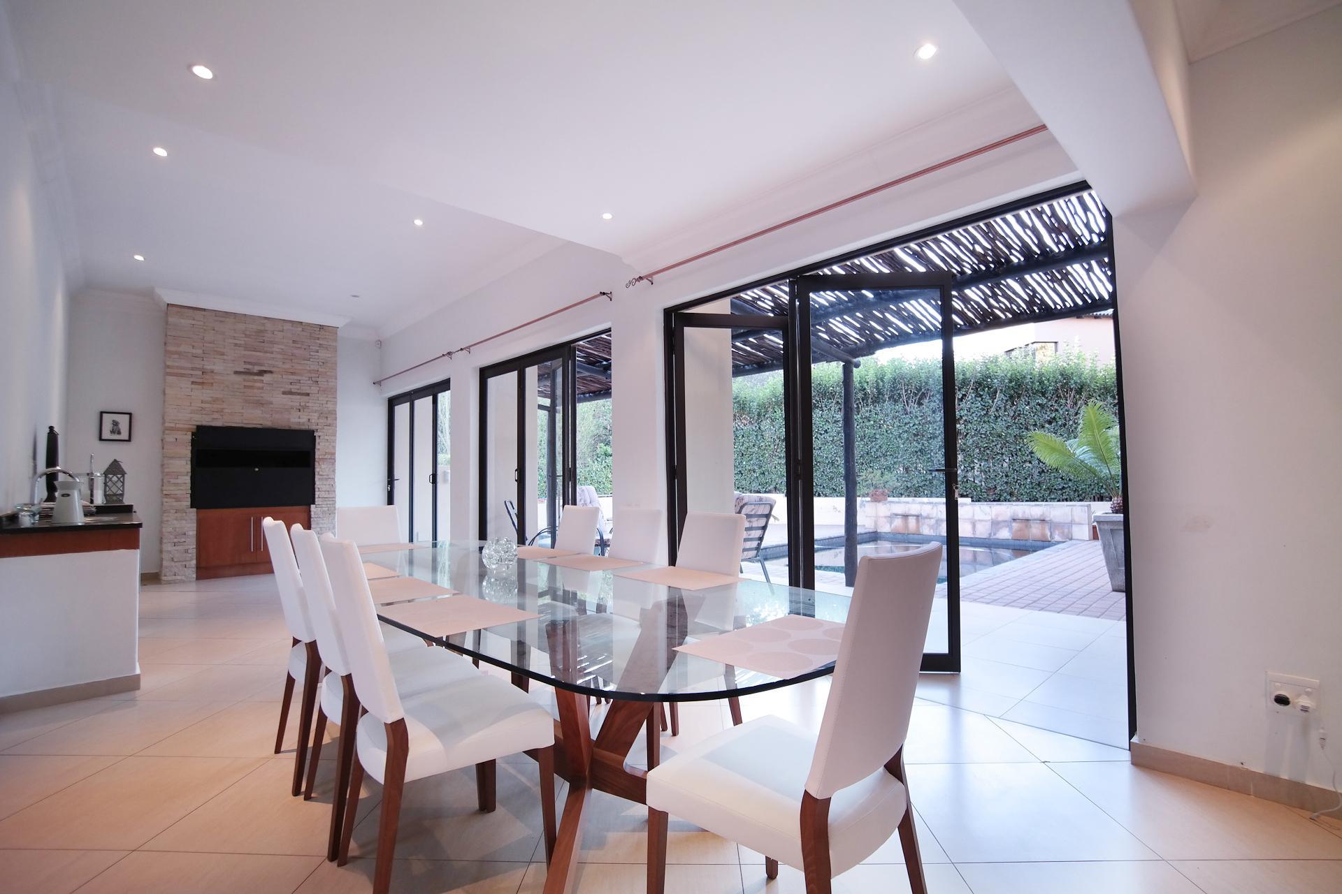 Dining Room - 35 square meters of property in Silver Lakes Golf Estate