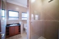 Bathroom 2 - 6 square meters of property in Silver Lakes Golf Estate