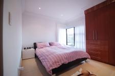 Bed Room 1 - 17 square meters of property in Silver Lakes Golf Estate