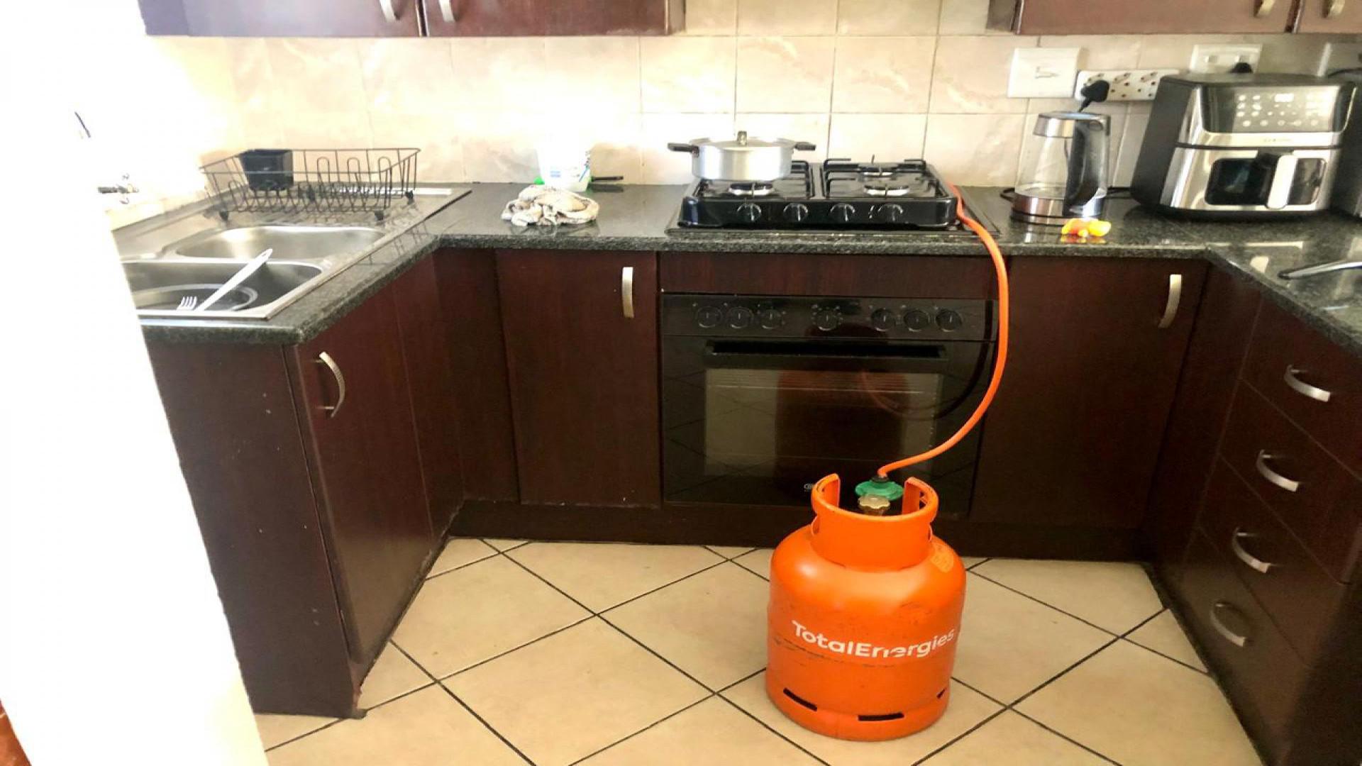 Kitchen of property in Ravensklip