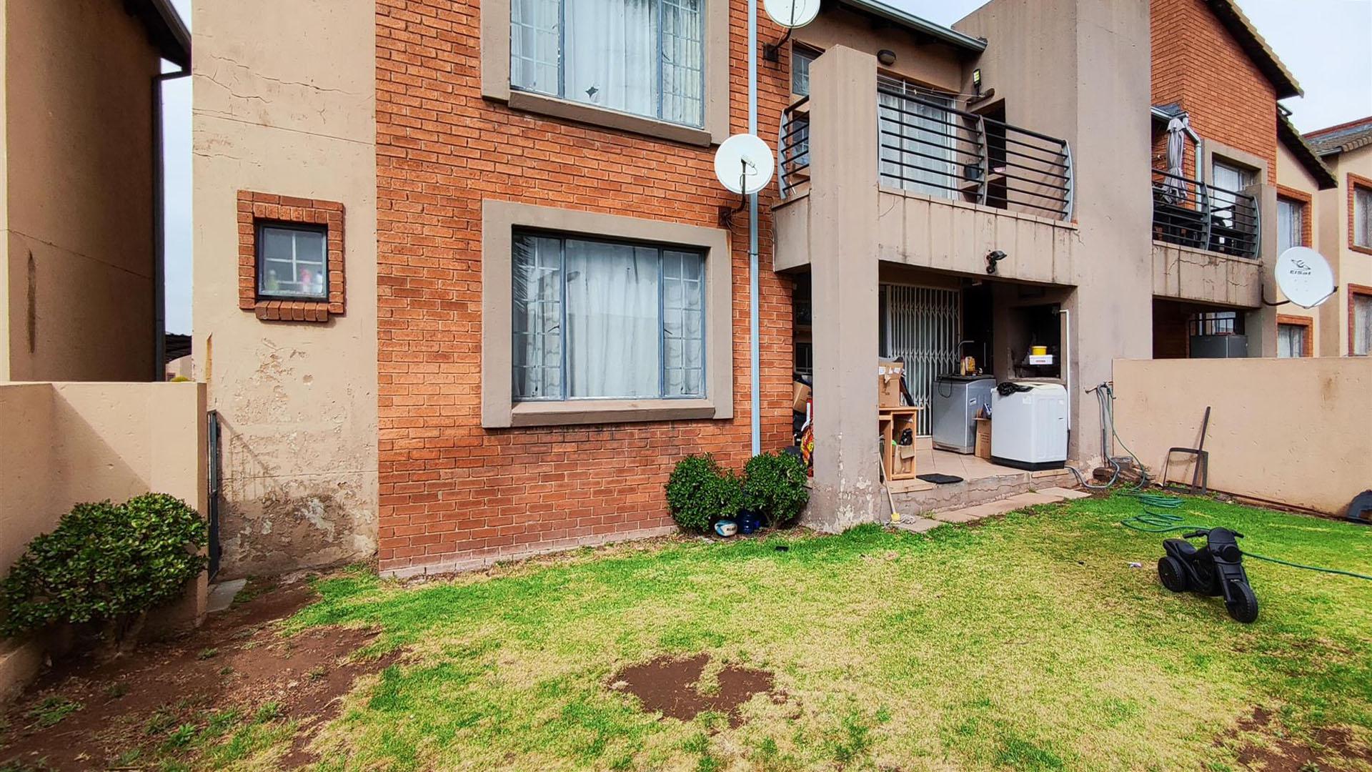 Backyard of property in Ravensklip