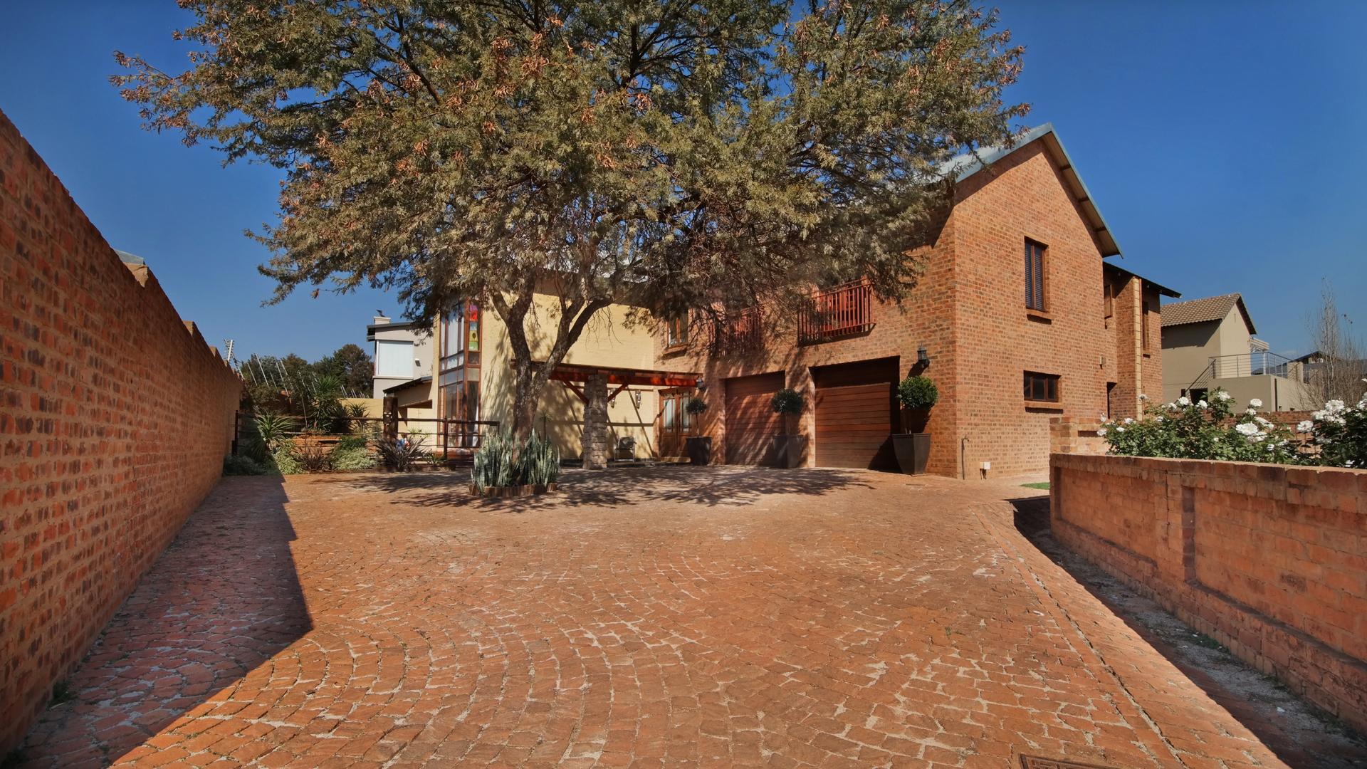 Front View of property in Olympus Country Estate