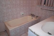 Bathroom 1 - 6 square meters of property in Steenberg