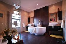 Main Bathroom - 22 square meters of property in The Wilds Estate