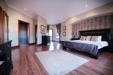 Main Bedroom - 60 square meters of property in The Wilds Estate