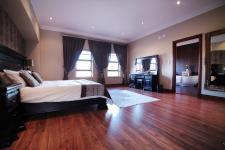 Main Bedroom - 60 square meters of property in The Wilds Estate