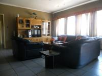 Lounges - 31 square meters of property in Clayville
