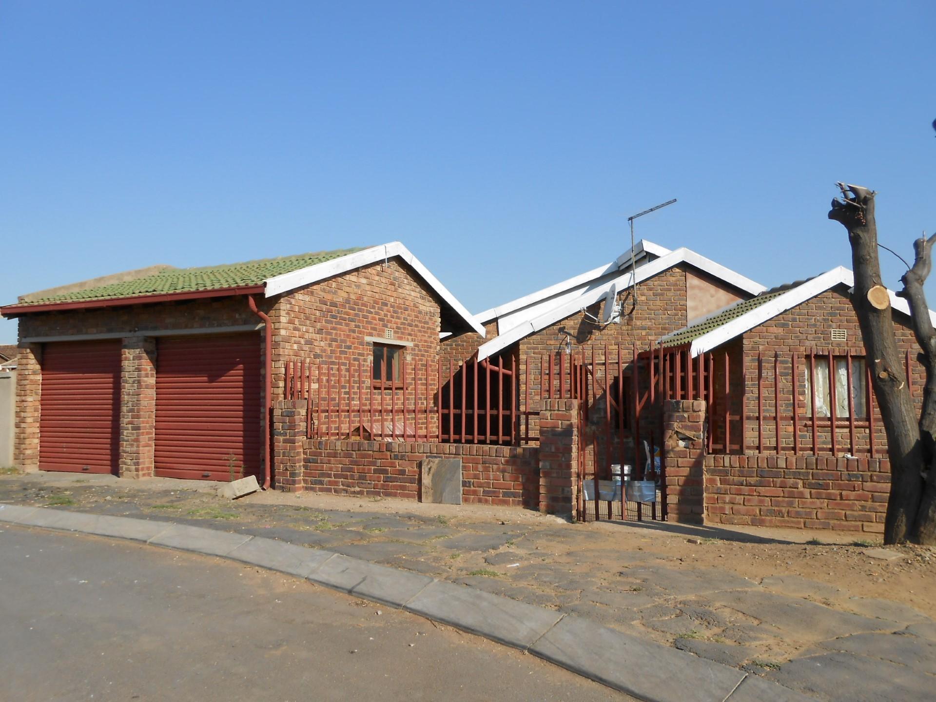 Front View of property in Tsakane