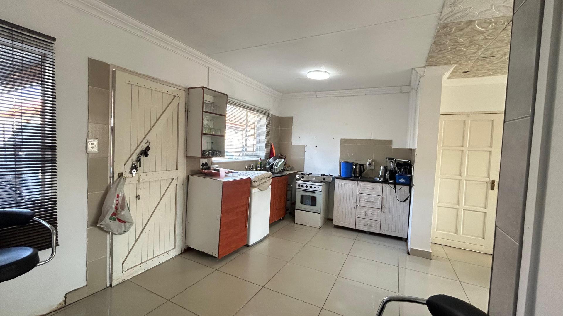Kitchen of property in Rosslyn