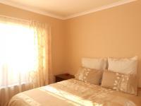 Main Bedroom - 10 square meters of property in Greenhills