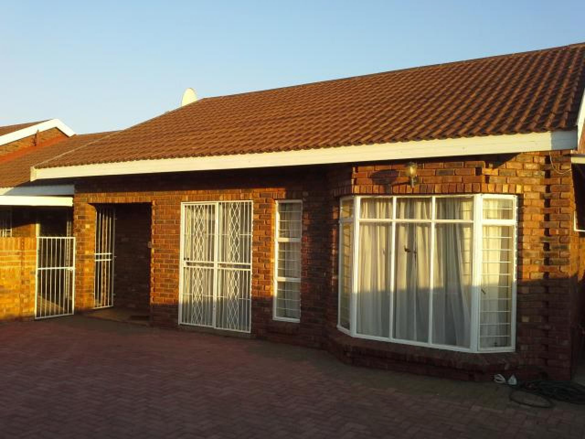 Front View of property in Kimberley