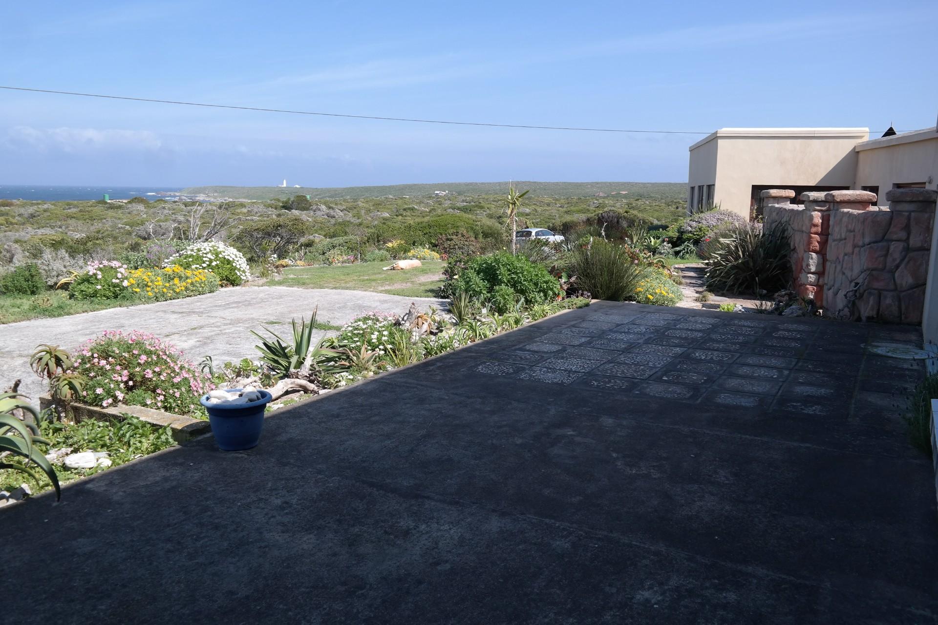 Spaces - 28 square meters of property in Birkenhead