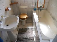 Bathroom 1 - 6 square meters of property in Groot Brakrivier