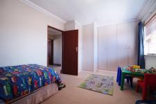 Bed Room 1 - 17 square meters of property in Six Fountains Estate