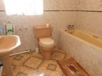 Main Bathroom - 9 square meters of property in Lenasia South