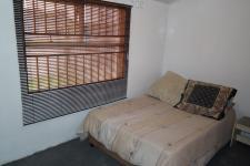 Bed Room 1 - 14 square meters of property in Heideveld
