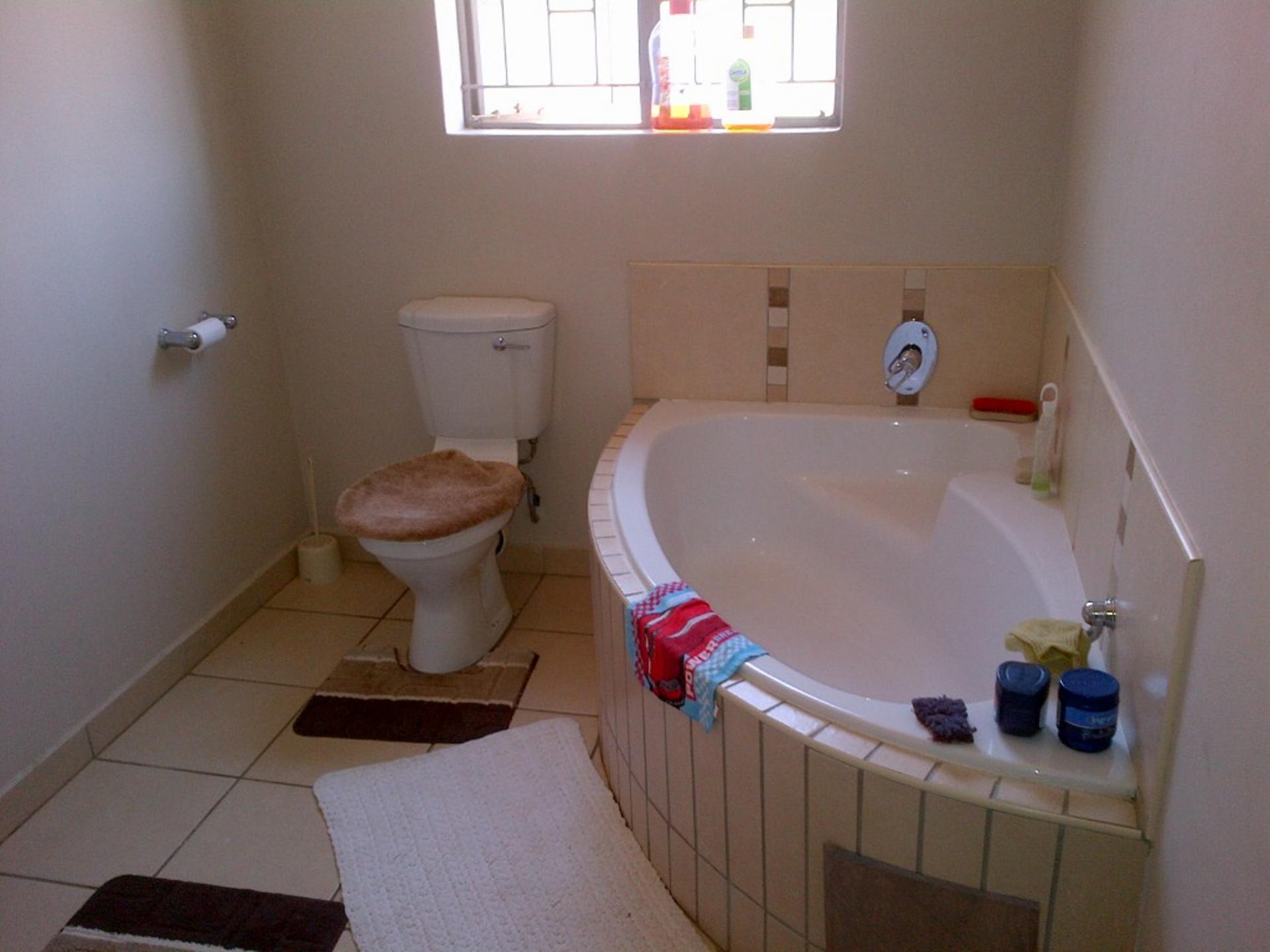Bathroom 1 - 6 square meters of property in Waterval East