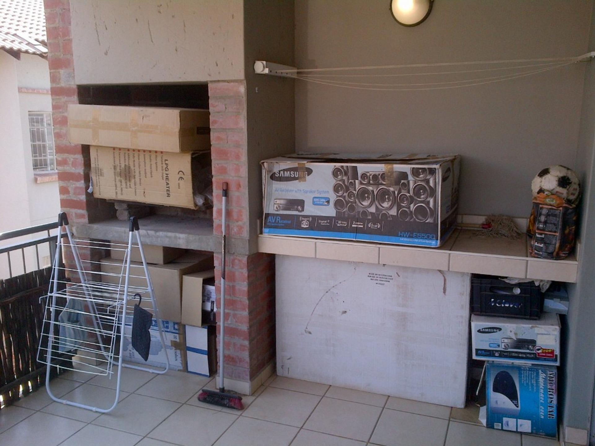 Patio - 13 square meters of property in Waterval East