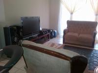 Lounges - 21 square meters of property in Waterval East