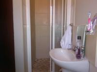 Main Bathroom - 2 square meters of property in Waterval East