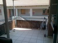 Patio - 13 square meters of property in Waterval East