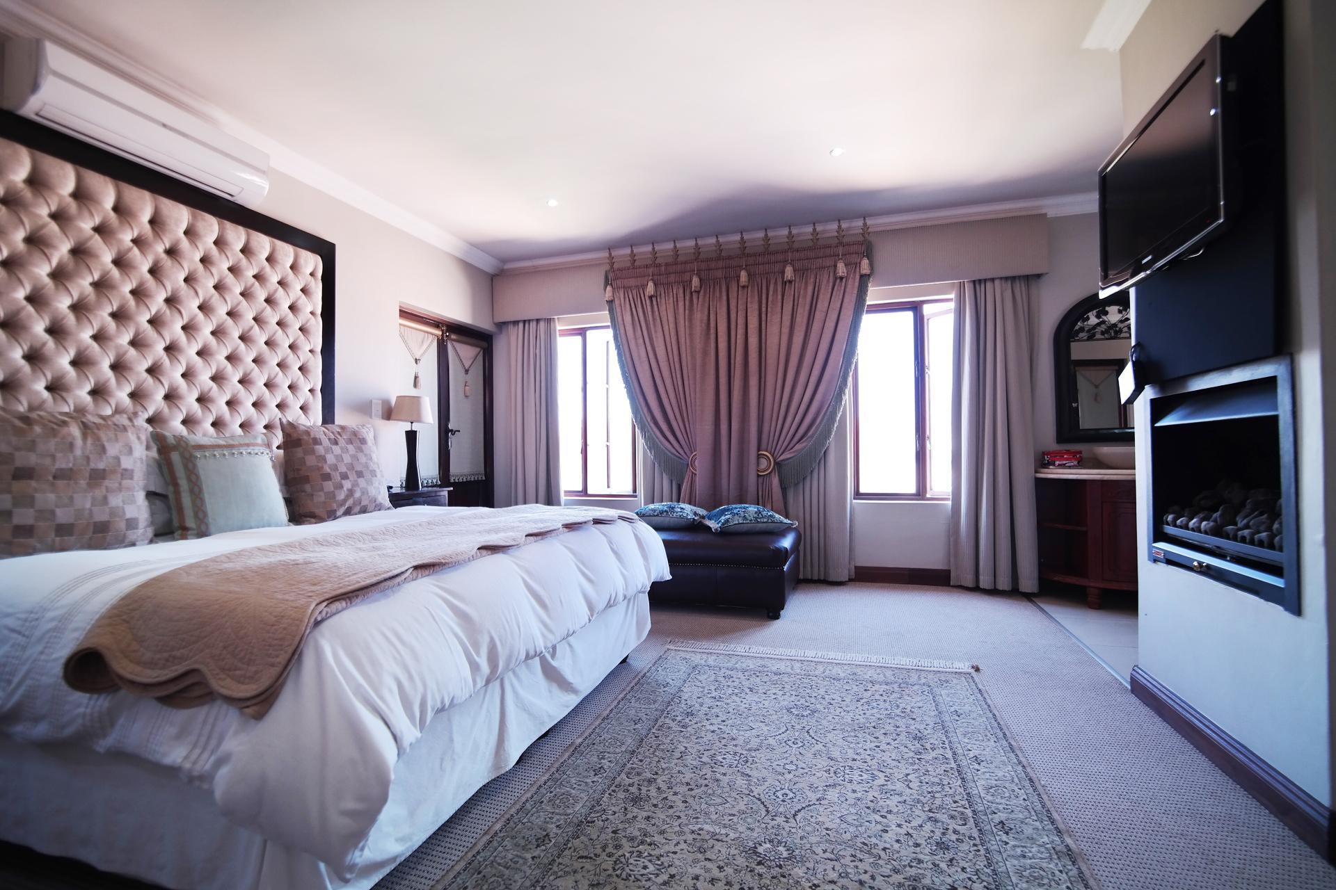 Main Bedroom - 41 square meters of property in The Wilds Estate