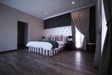 Main Bedroom - 33 square meters of property in The Wilds Estate